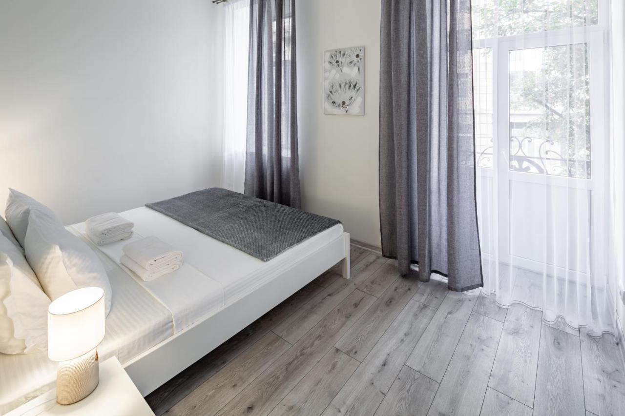 Alfa Apartments Kulisha 40 Lviv Exteriör bild